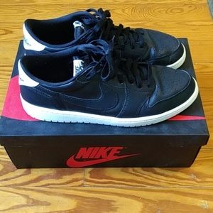 Nike Air Jordan 1 Low Cyber Monday